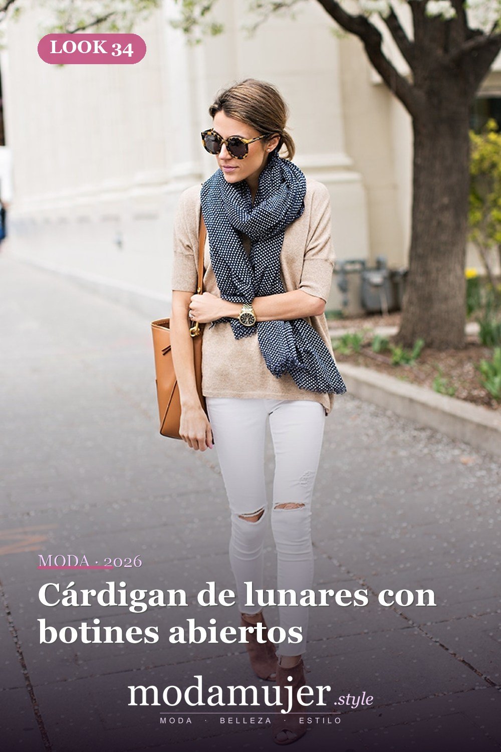 Cárdigan de lunares con botines abiertos — 46 trajes casuales de primavera elegantes y bonitos para 2026