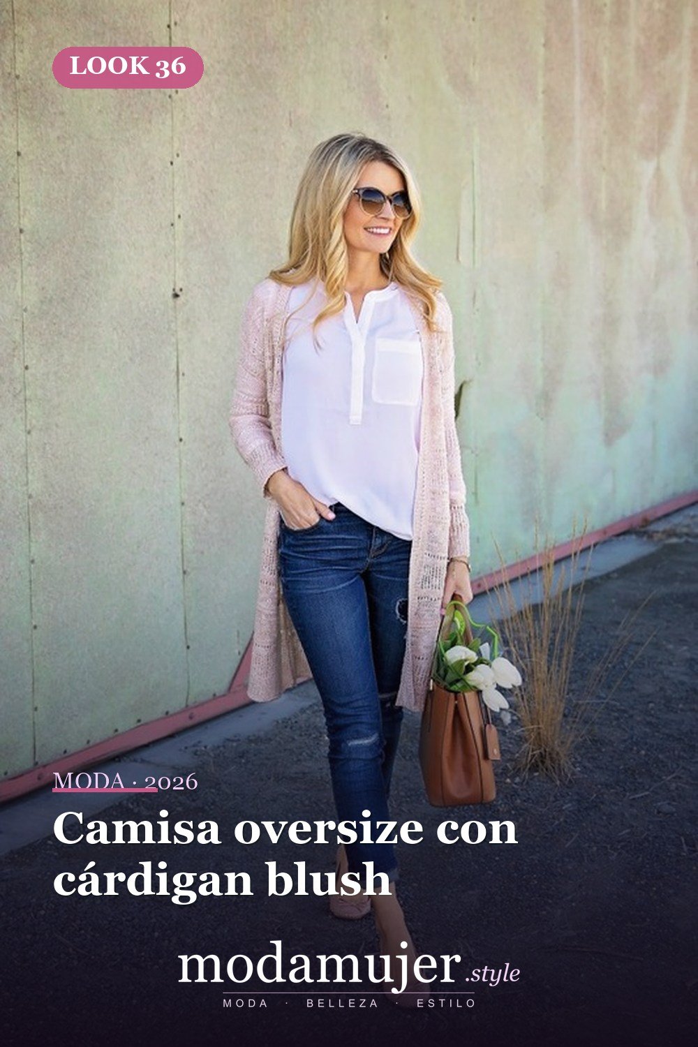 Camisa oversize con cárdigan blush — 46 trajes casuales de primavera elegantes y bonitos para 2026