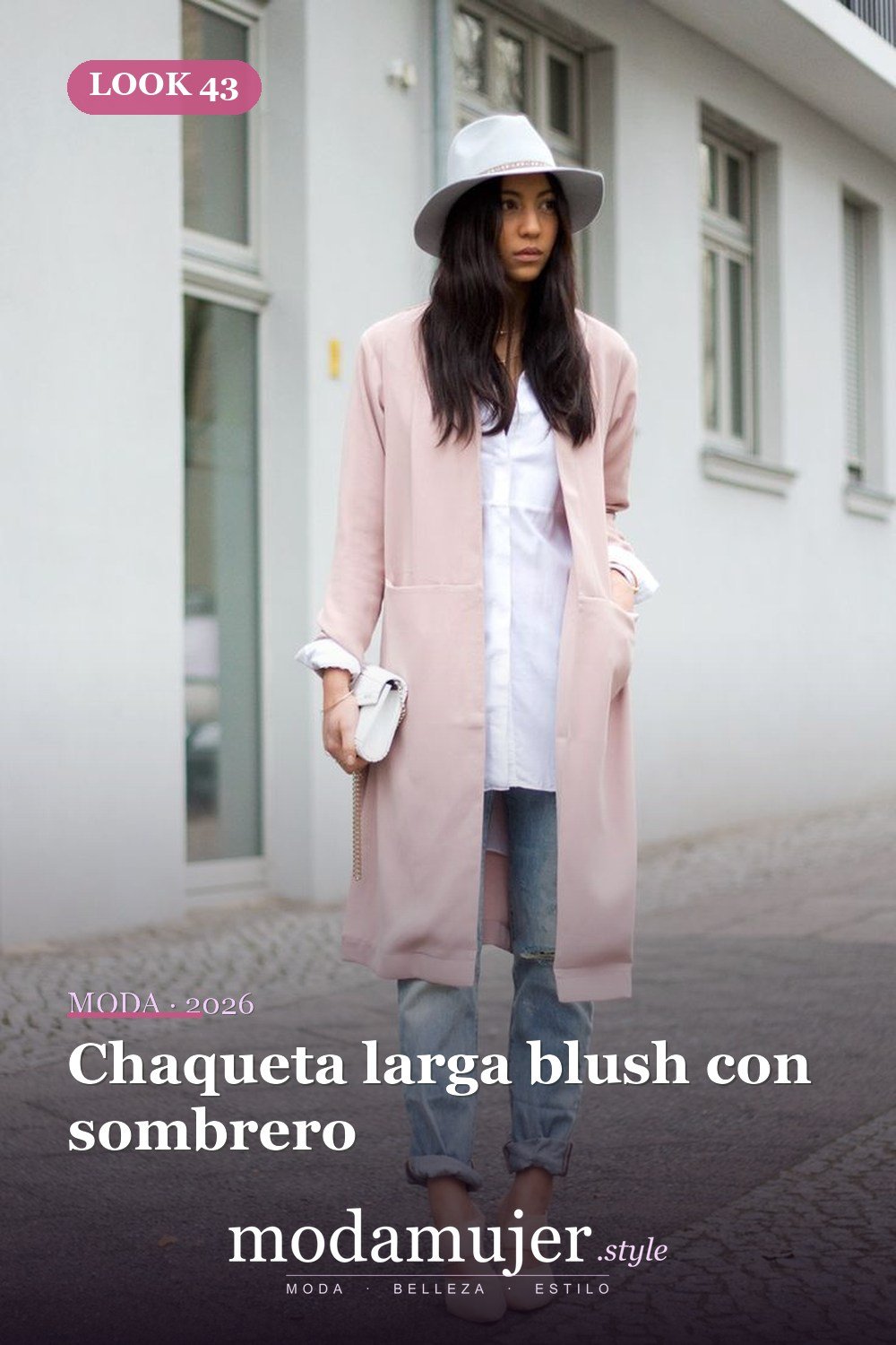 Chaqueta larga blush con sombrero — 46 trajes casuales de primavera elegantes y bonitos para 2026