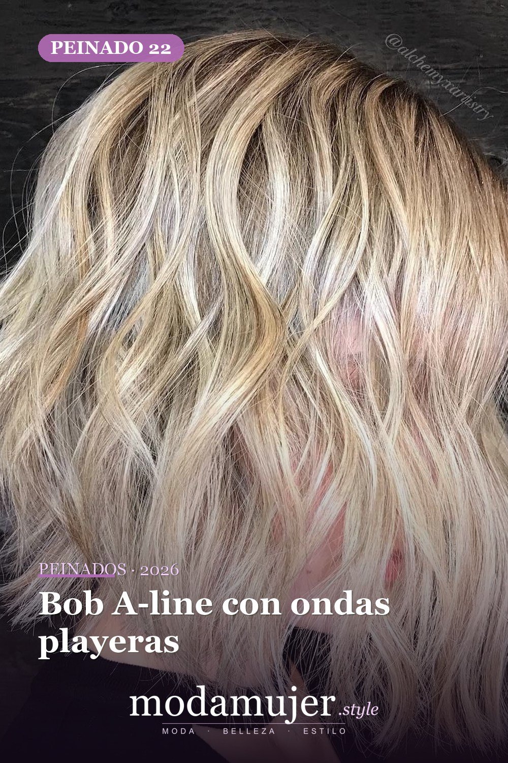 Bob A-line con ondas playeras — 49 cortes de pelo bob A-line para inspirarte en 2026