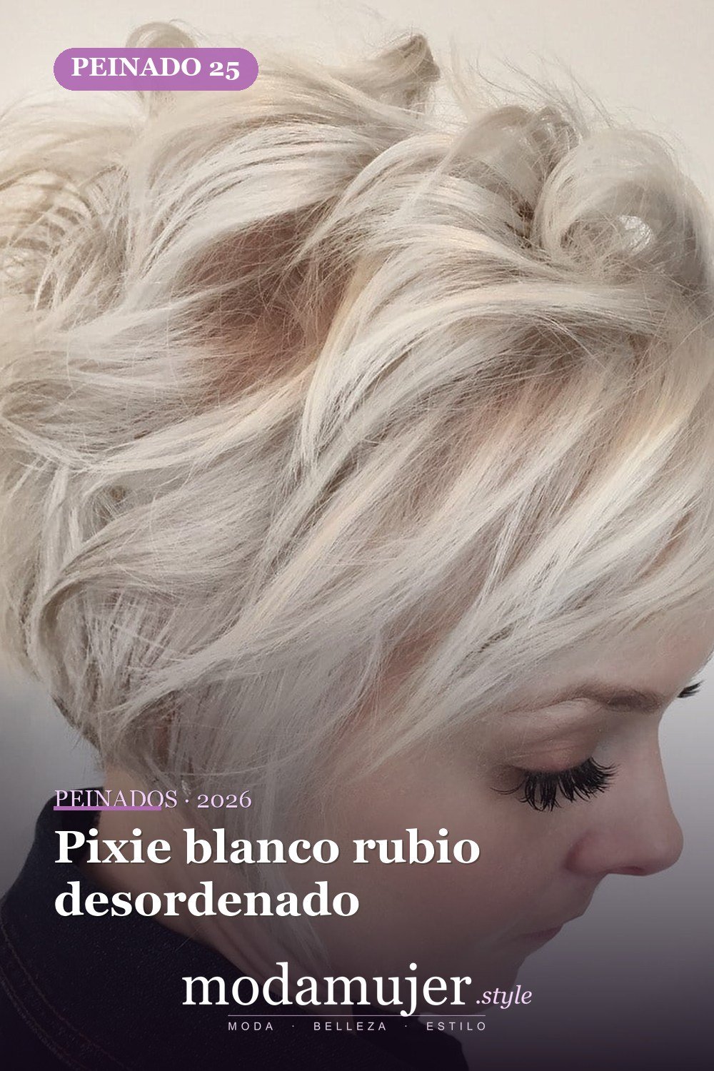 Pixie blanco rubio desordenado — 49 cortes largos de pixie para destacar en 2026