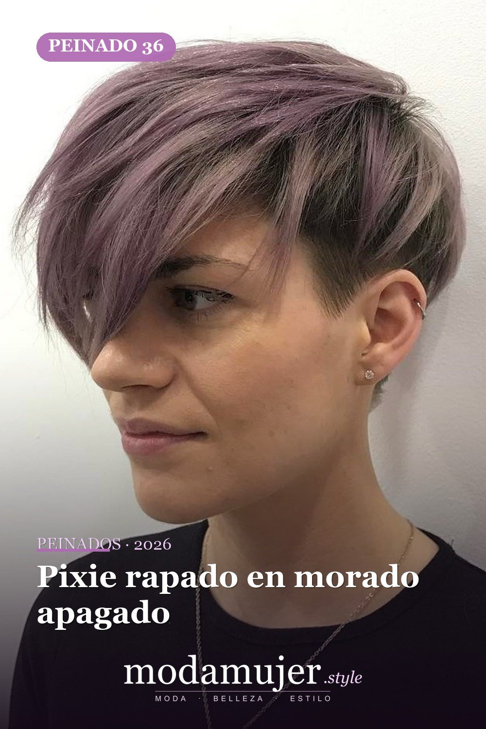 Pixie rapado en morado apagado — 49 cortes largos de pixie para destacar en 2026