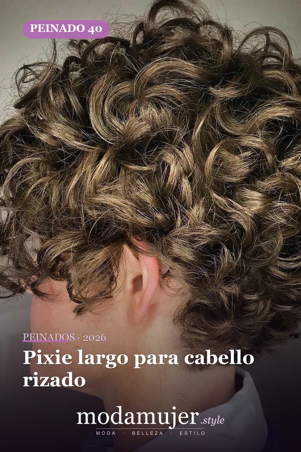 Pixie largo para cabello rizado — 49 cortes largos de pixie para destacar en 2026