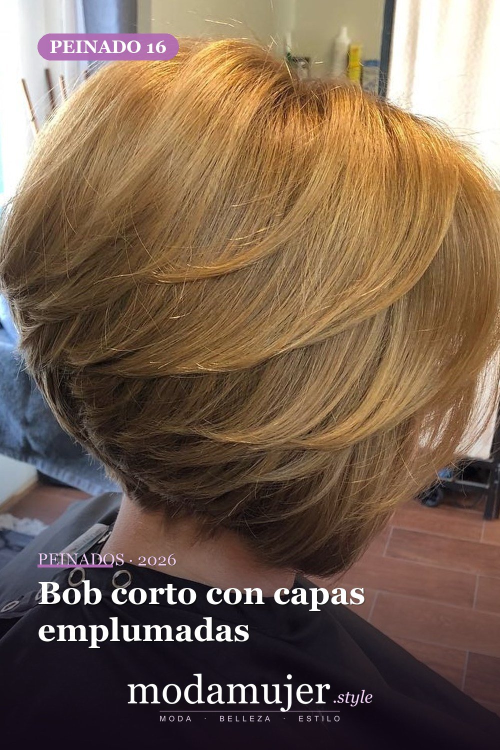 Bob corto con capas emplumadas — 50 bobs apilados y cortes de pelo escalonados que querrás probar