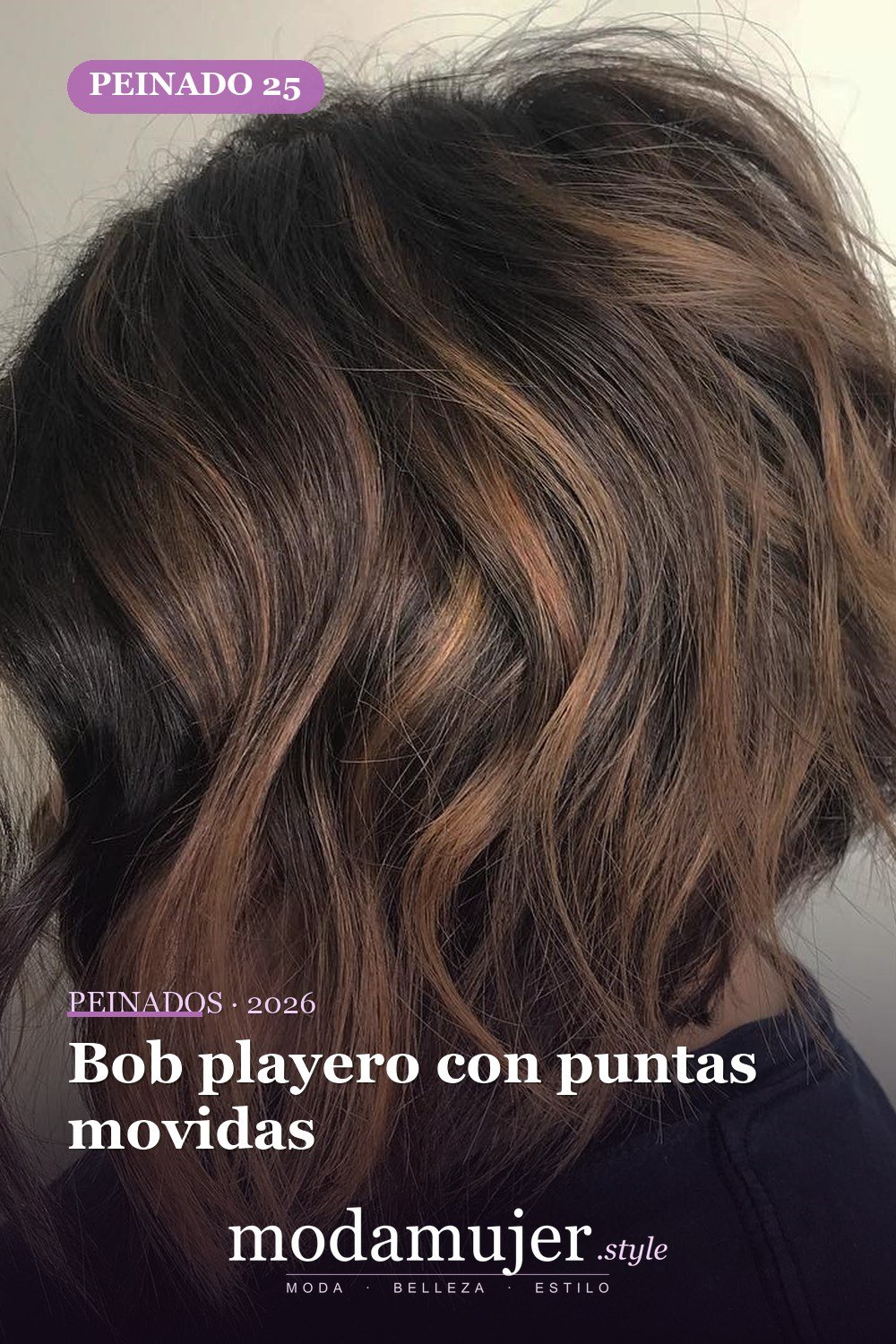 Bob playero con puntas movidas — 50 bobs desordenados más bonitos y modernos que vale la pena probar en 2026