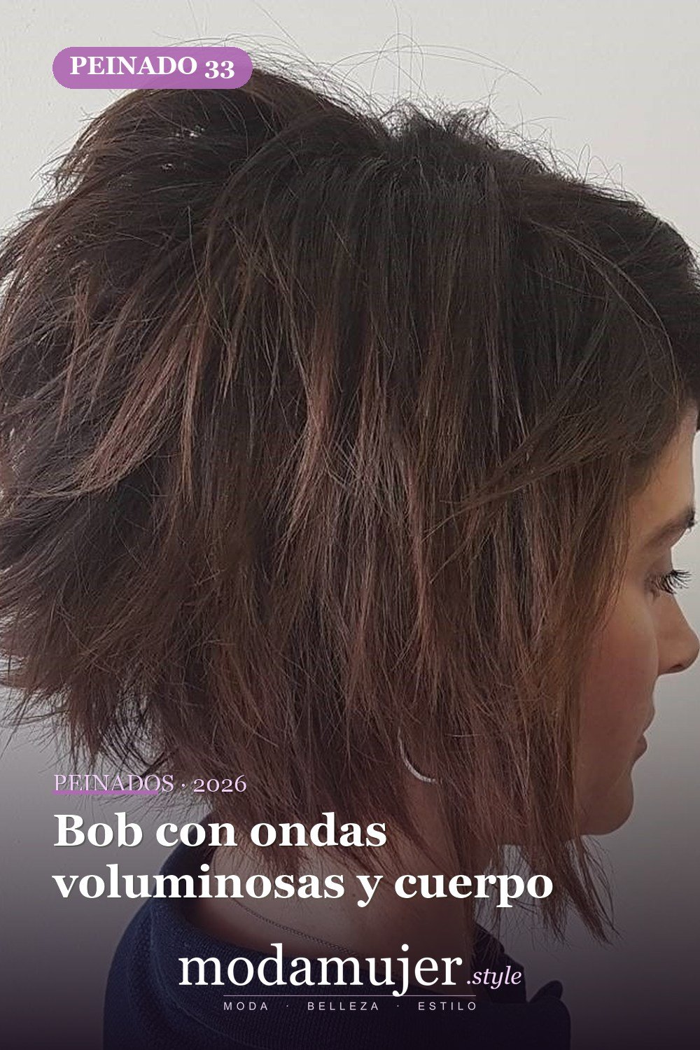 Bob con ondas voluminosas y cuerpo — 50 bobs desordenados más bonitos y modernos que vale la pena probar en 2026