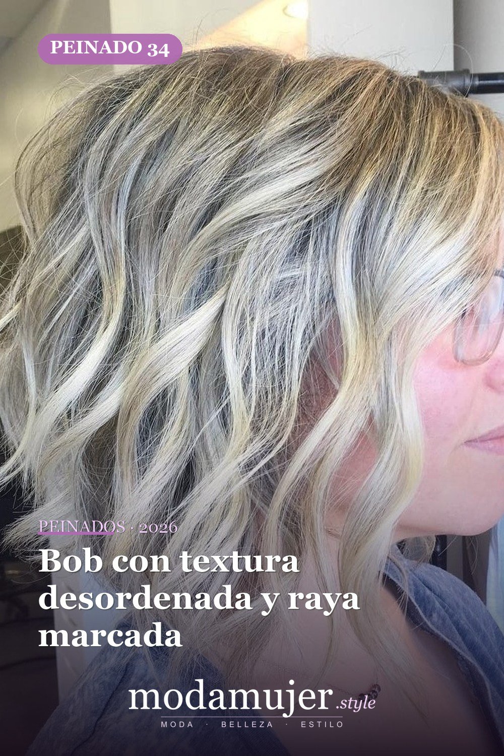 Bob con textura desordenada y raya marcada — 50 bobs desordenados más bonitos y modernos que vale la pena probar en 2026
