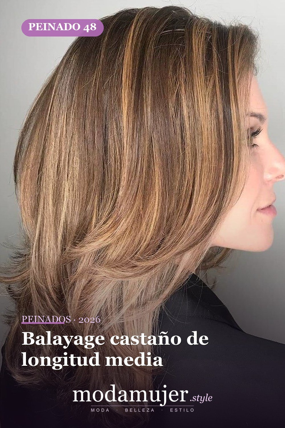 Castaño balayage con capas largas — 50 cortes de pelo medianos para mujeres que serán enormes en 2026