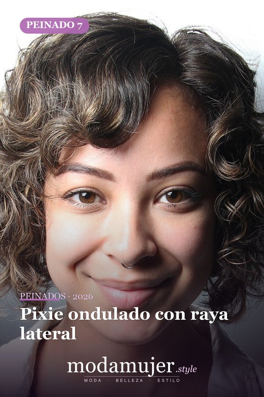 Pixie ondulado con raya lateral — 50 cortes de pelo ondulados cortos absolutamente nuevos para 2026