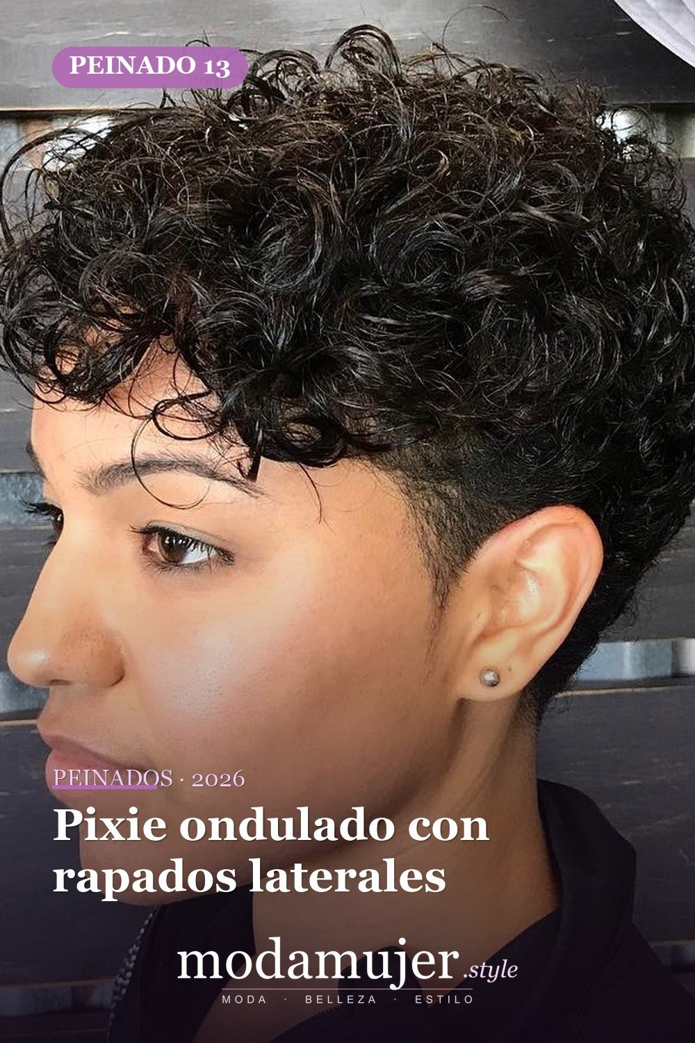 Pixie ondulado con rapados laterales — 50 cortes de pelo ondulados cortos absolutamente nuevos para 2026