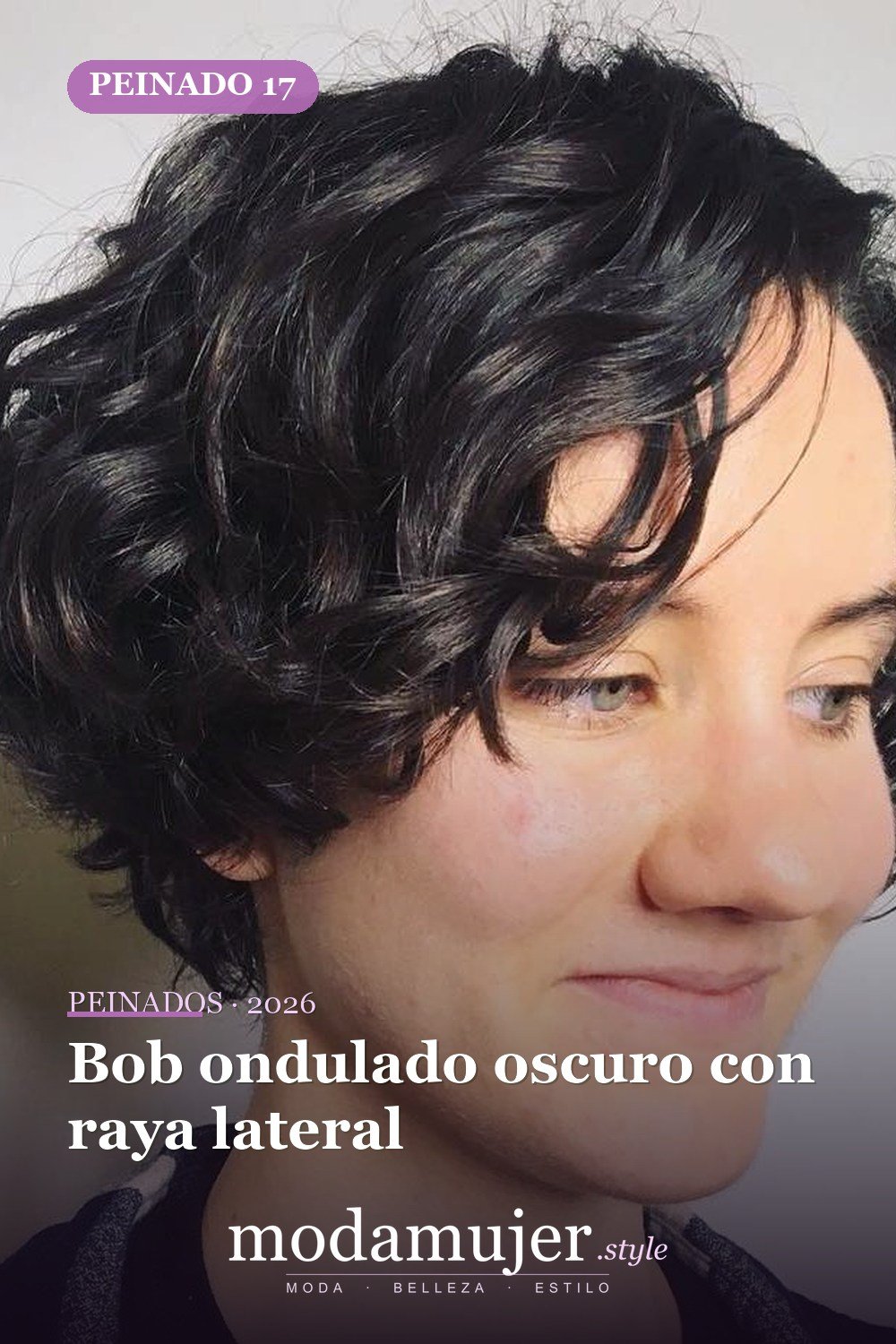 Bob ondulado oscuro con raya lateral — 50 cortes de pelo ondulados cortos absolutamente nuevos para 2026