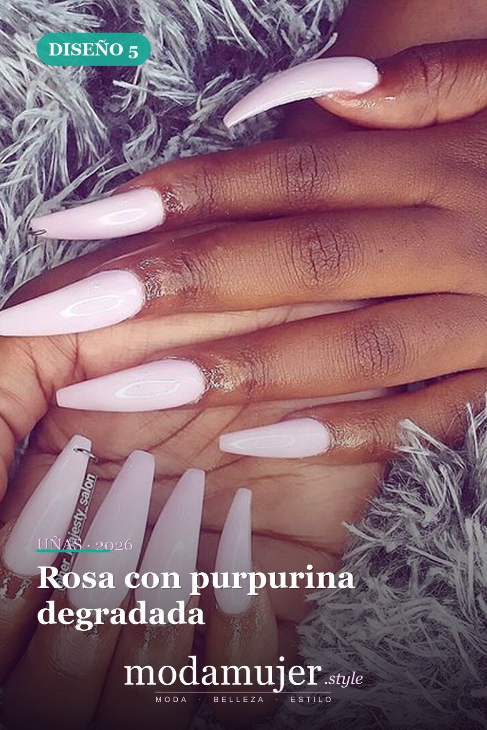 Rosa con purpurina degradada — 50 Diseños de uñas en rosa más llamativos