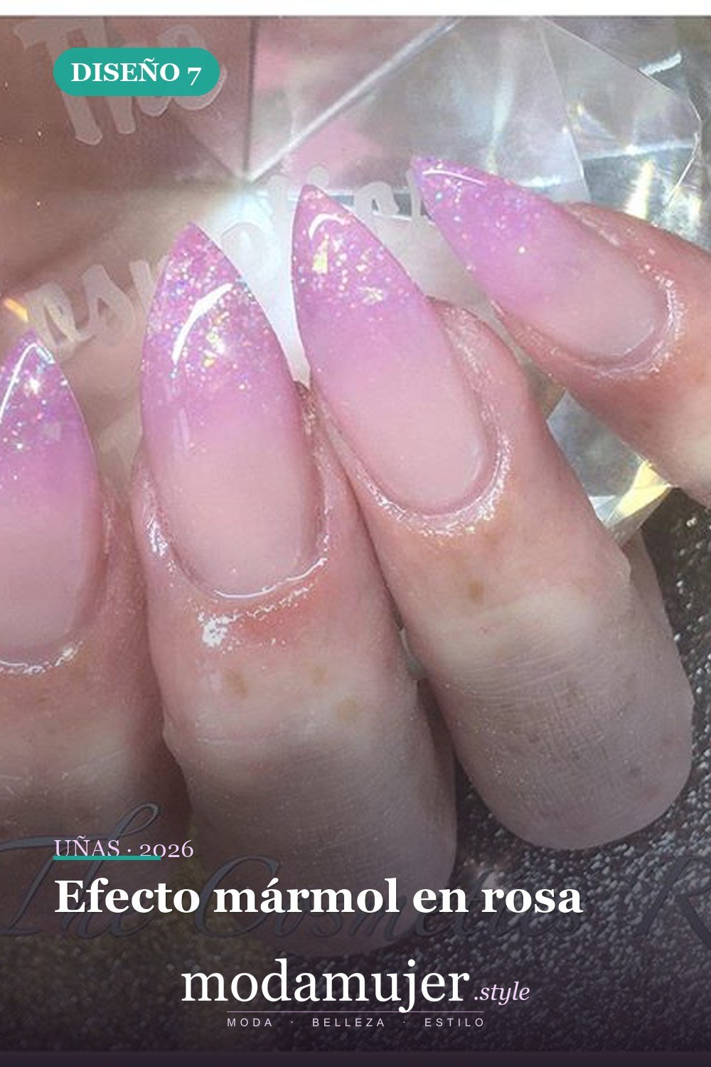 Efecto mármol en rosa — 50 Diseños de uñas en rosa más llamativos