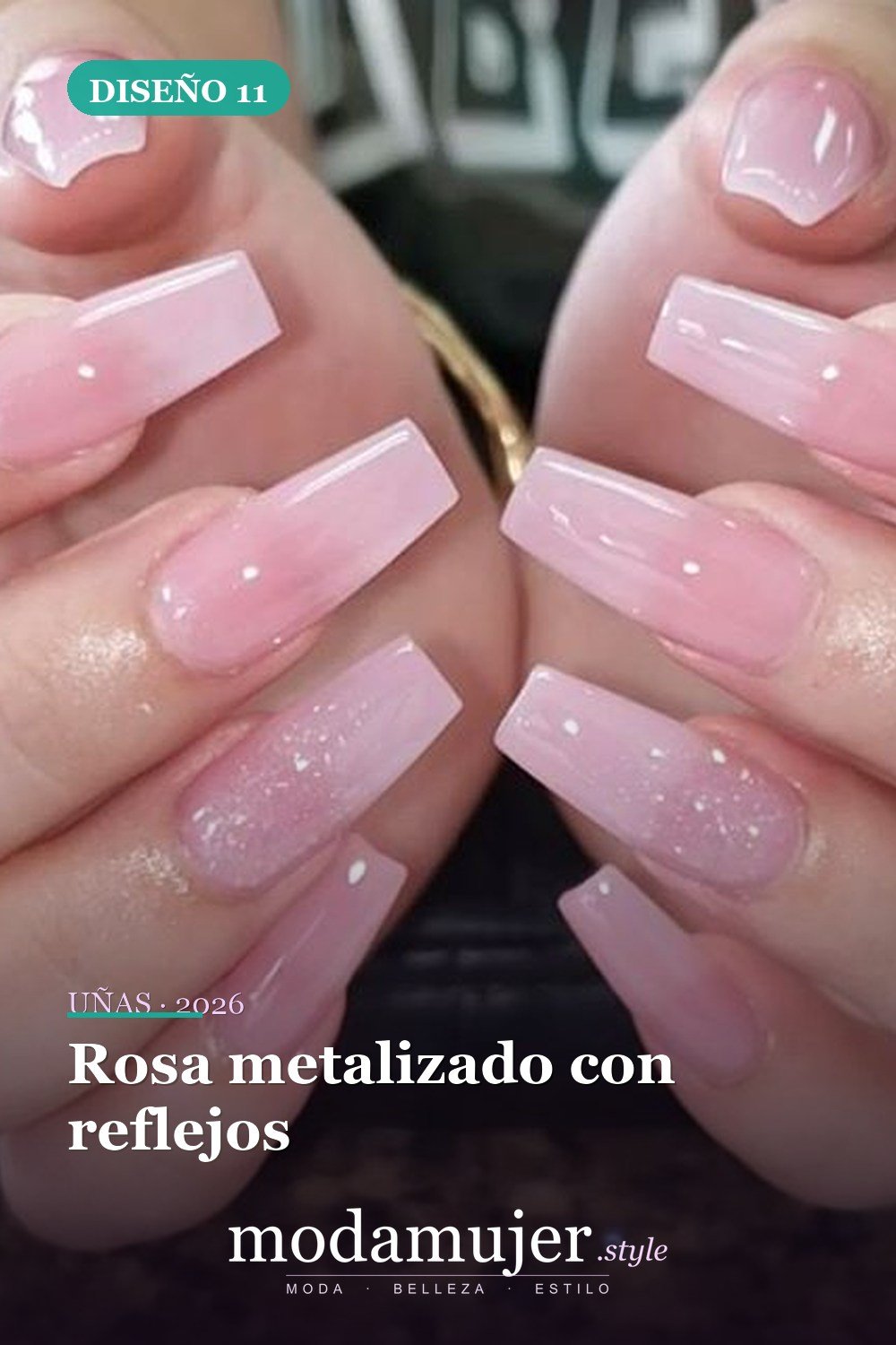 Rosa metalizado con reflejos — 50 Diseños de uñas en rosa más llamativos