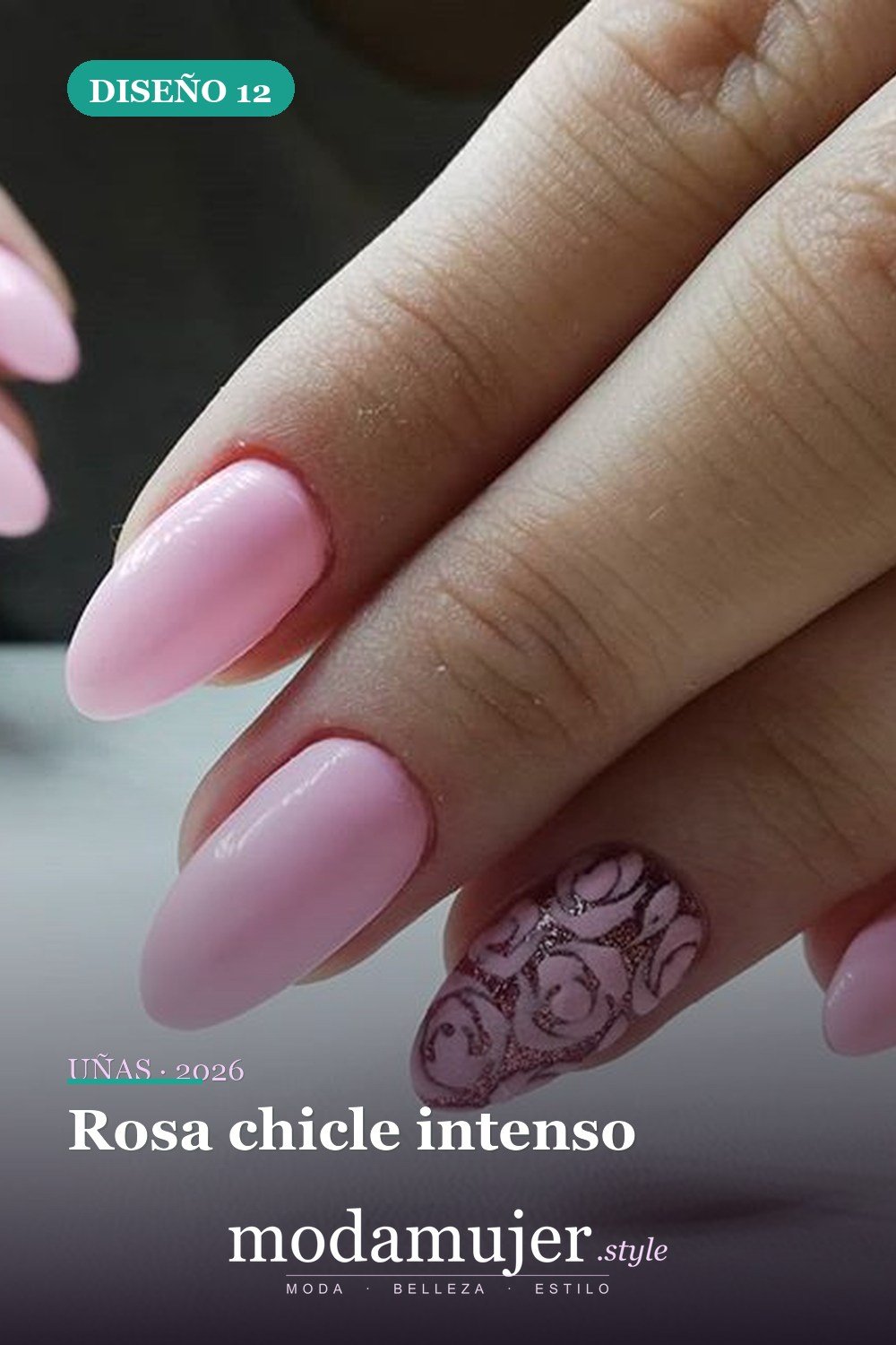 Rosa chicle intenso — 50 Diseños de uñas en rosa más llamativos