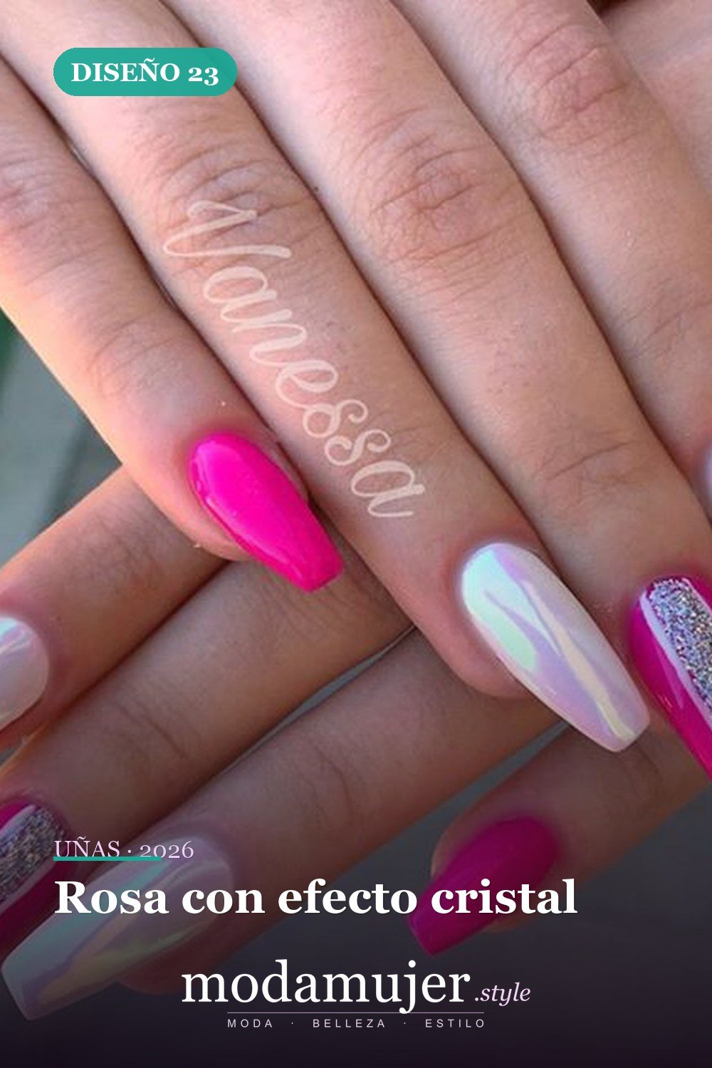 Rosa con efecto cristal — 50 Diseños de uñas en rosa más llamativos
