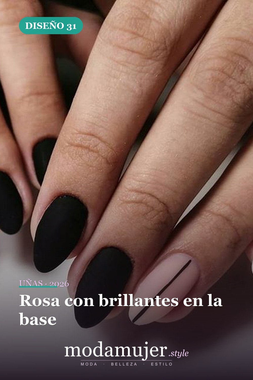 Rosa con brillantes en la base — 50 Diseños de uñas en rosa más llamativos