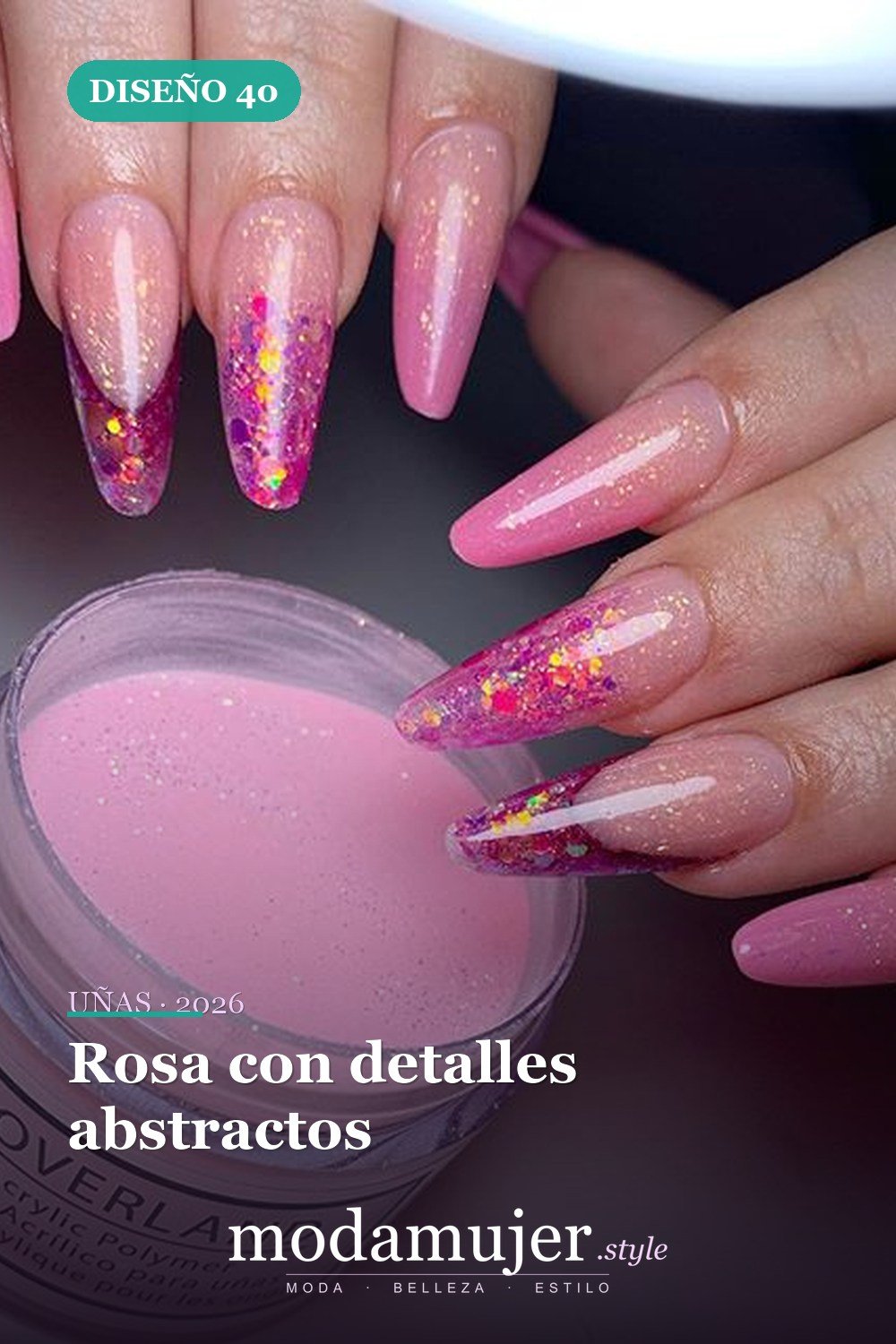 Rosa con detalles abstractos — 50 Diseños de uñas en rosa más llamativos