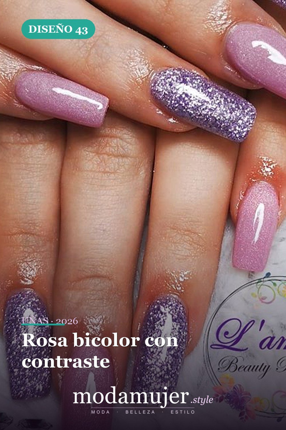 Rosa bicolor con contraste — 50 Diseños de uñas en rosa más llamativos