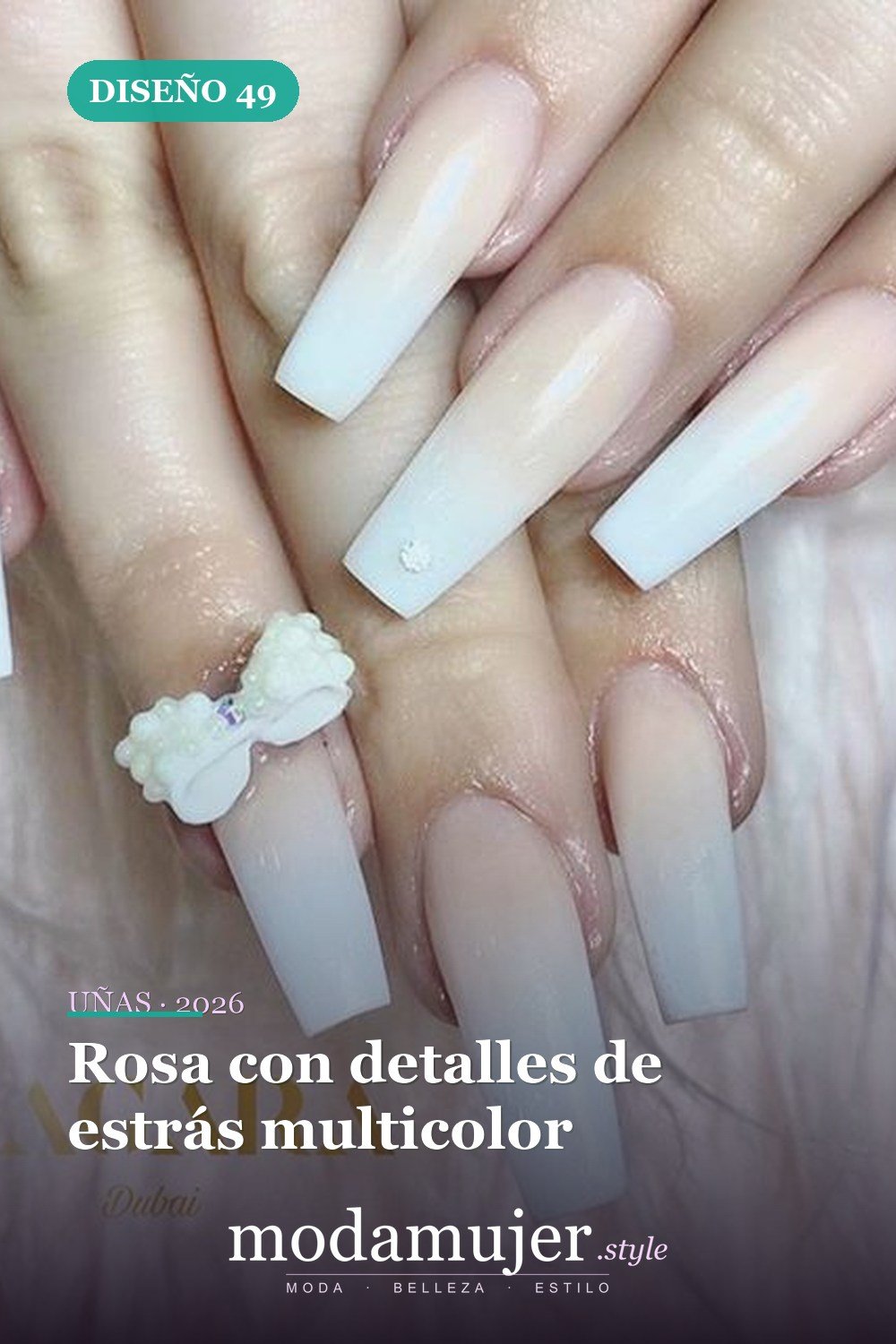 Rosa con detalles de estrás multicolor — 50 Diseños de uñas en rosa más llamativos