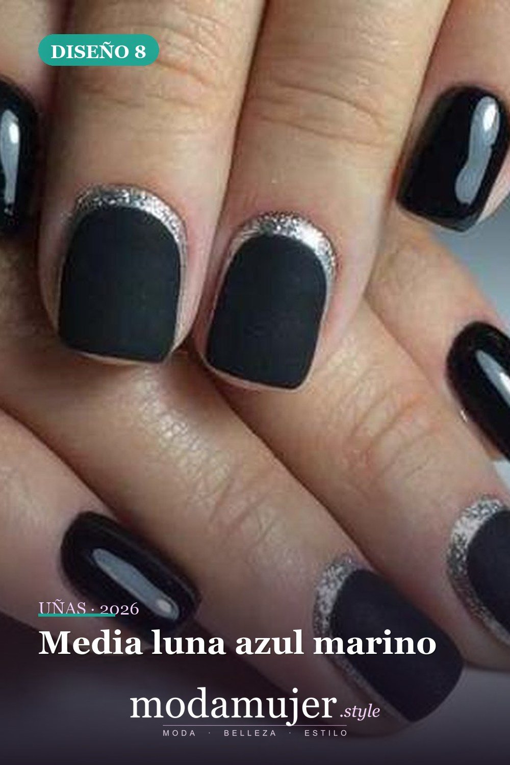 Media luna azul marino — 50 diseños de uñas media luna para probar en 2026