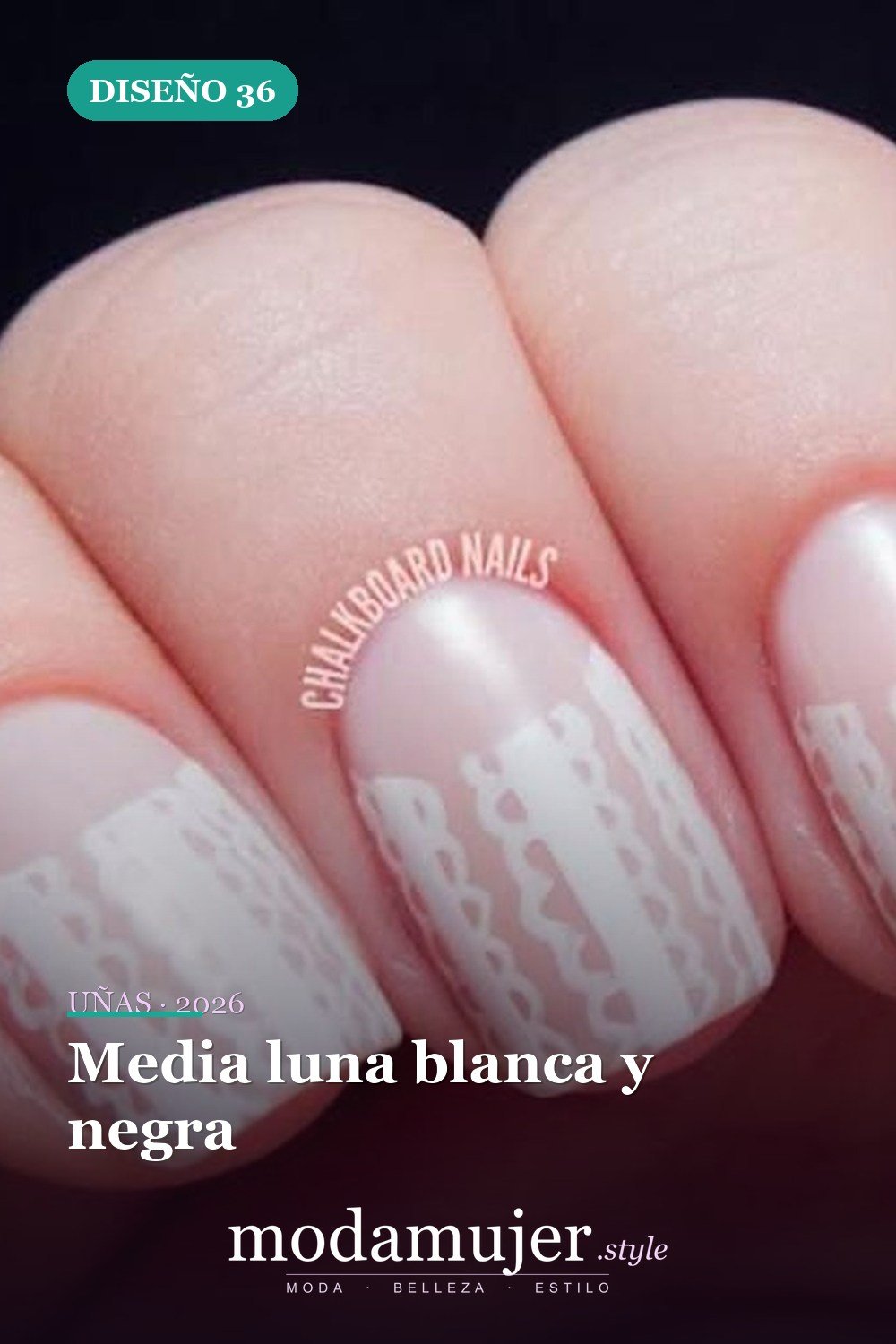 Media luna blanca y negra — 50 diseños de uñas media luna para probar en 2026