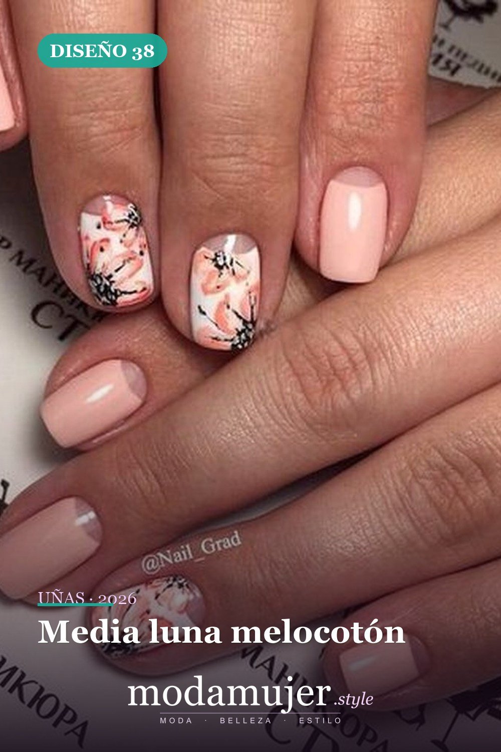 Media luna melocotón — 50 diseños de uñas media luna para probar en 2026