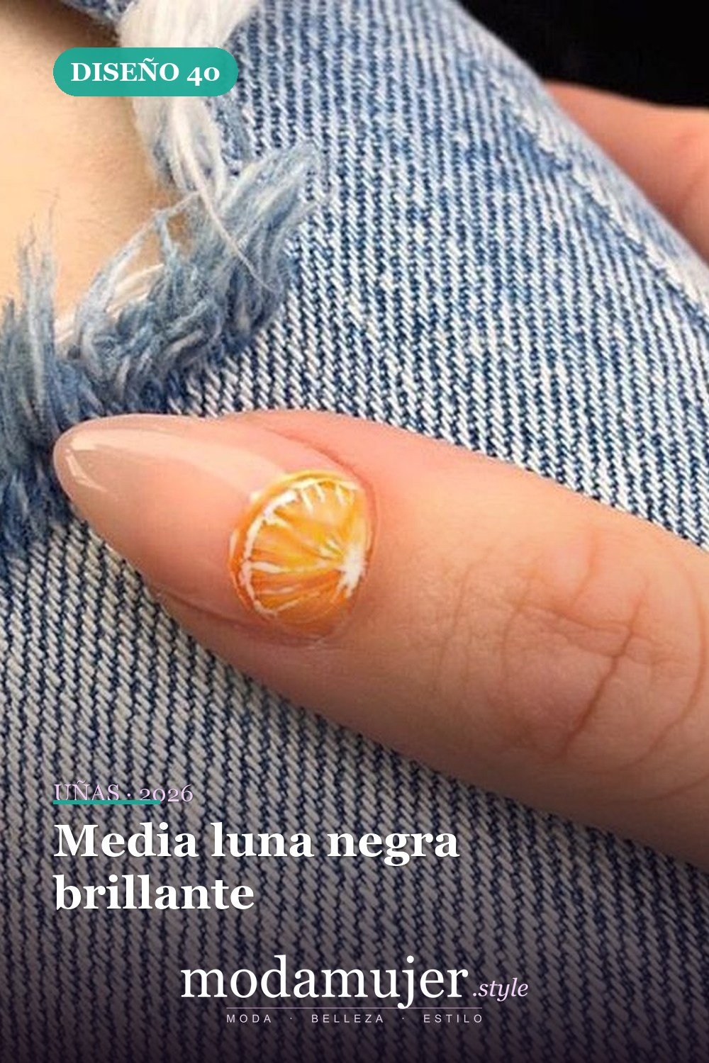 Media luna negra brillante — 50 diseños de uñas media luna para probar en 2026