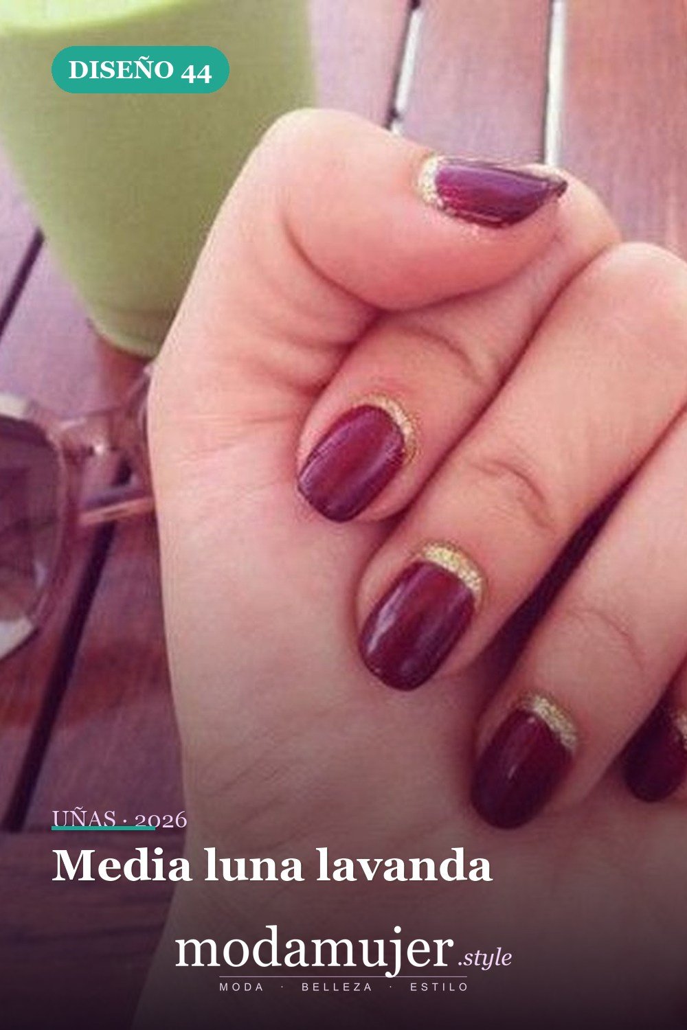 Media luna lavanda — 50 diseños de uñas media luna para probar en 2026