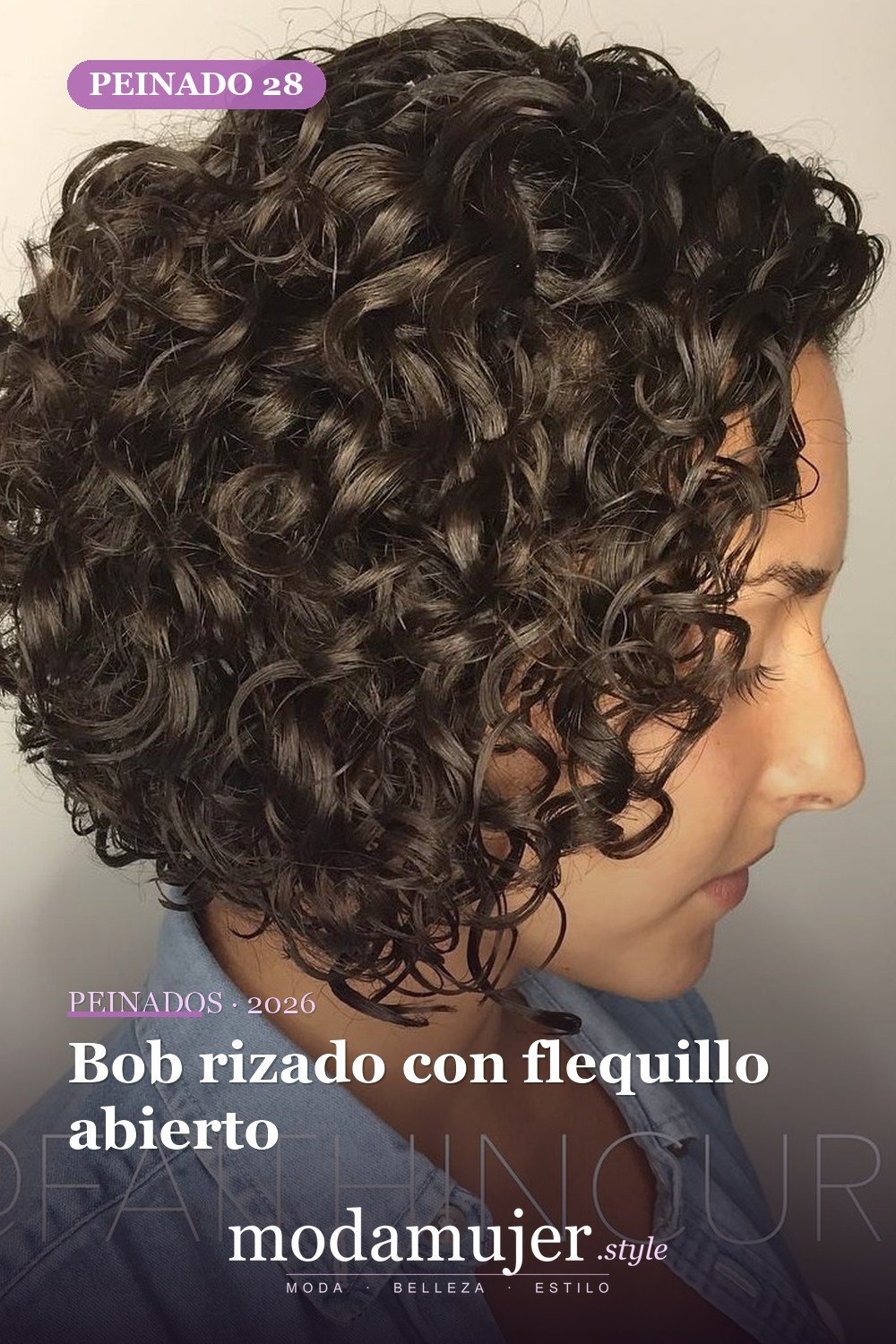 Bob rizado con flequillo abierto — 50 ideas de bob rizado: los mejores peinados de 2026 para cada tipo de rizo