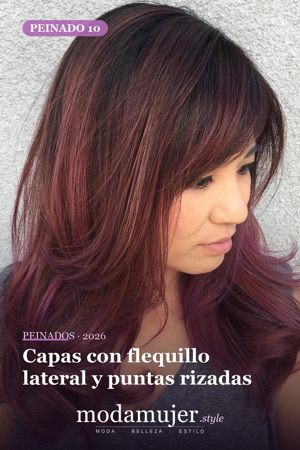 Capas con flequillo lateral y puntas rizadas — 50 ideas de cabello largo en capas con flequillo