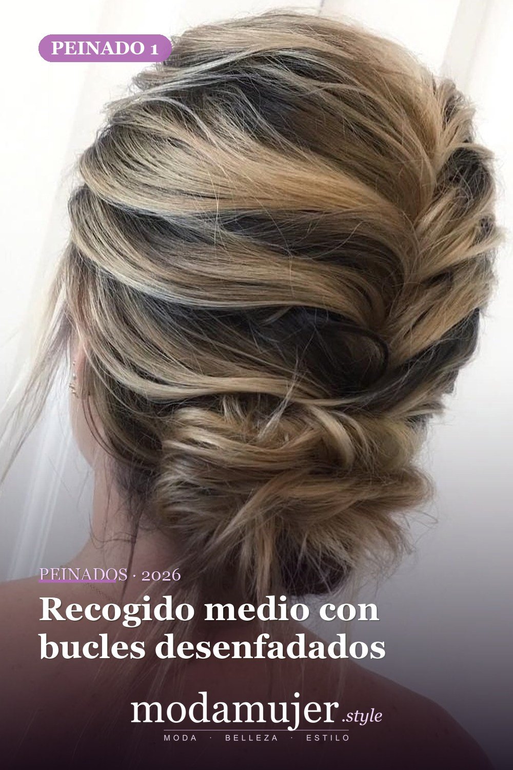 Recogido medio con bucles desenfadados — 50 maravillosos peinados para cabello medio que inspiran nuevos looks
