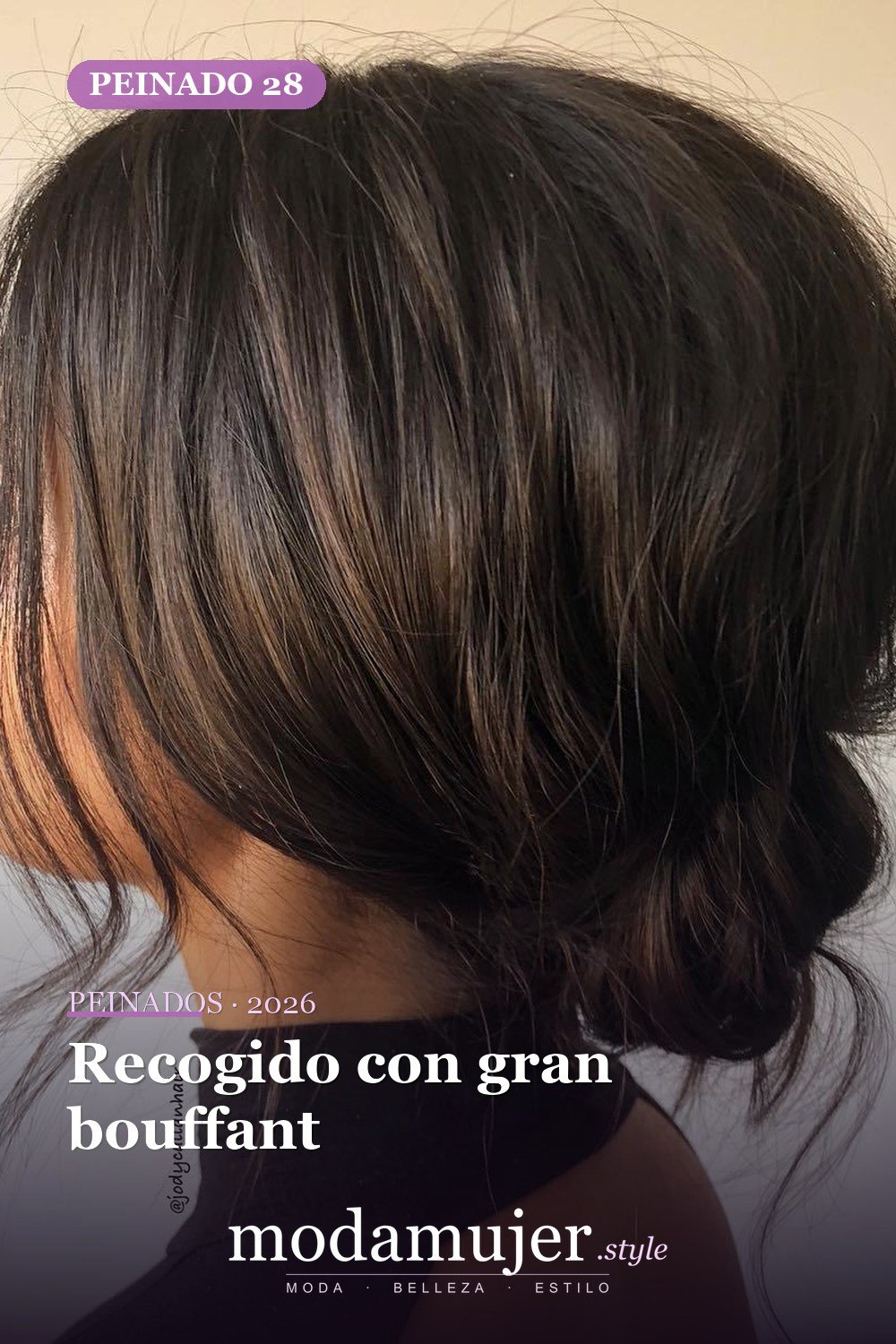 Recogido con gran bouffant — 50 maravillosos peinados para cabello medio que inspiran nuevos looks