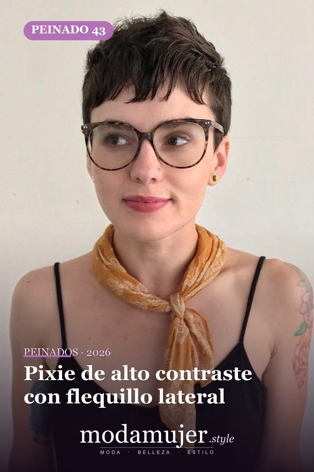 Pixie de alto contraste con flequillo lateral — 50 nuevas ideas de corte de duendecillo con flequillo para la temporada actual