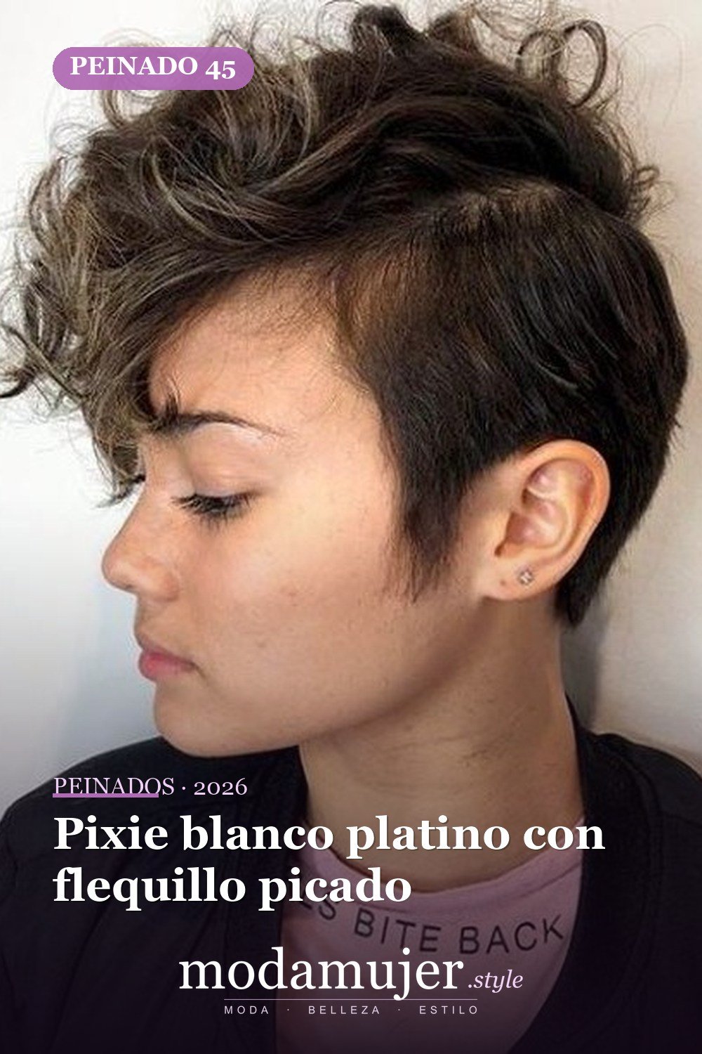 Pixie blanco platino con flequillo picado — 50 nuevas ideas de corte de duendecillo con flequillo para la temporada actual