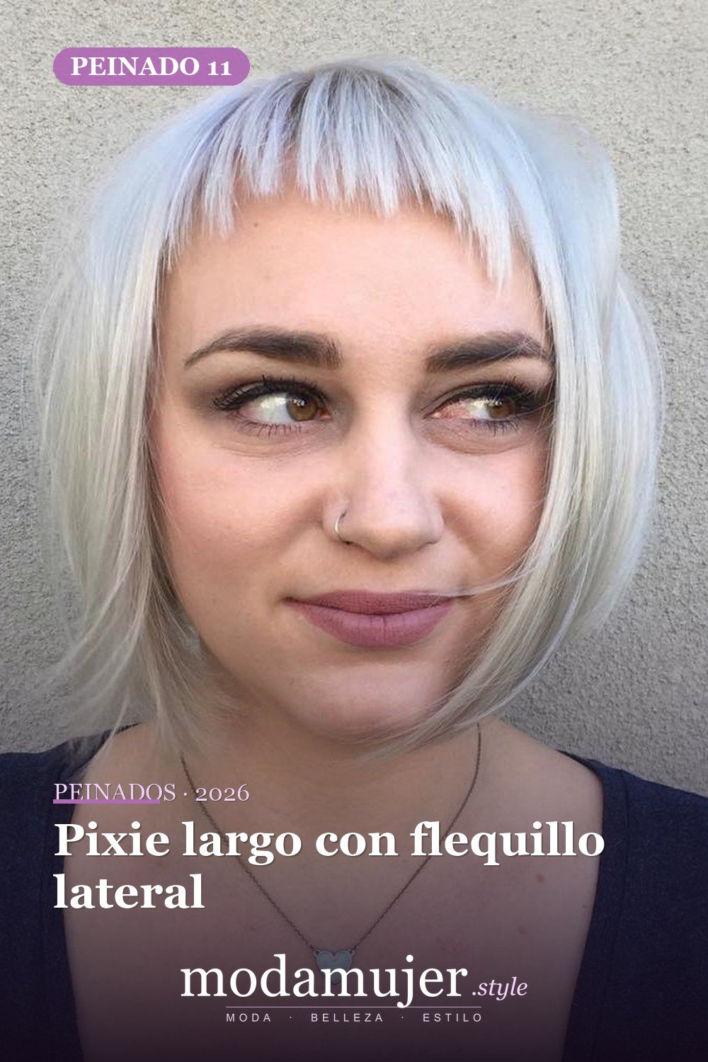 Pixie largo con flequillo lateral — 50 peinados cortos para caras redondas con efecto adelgazante