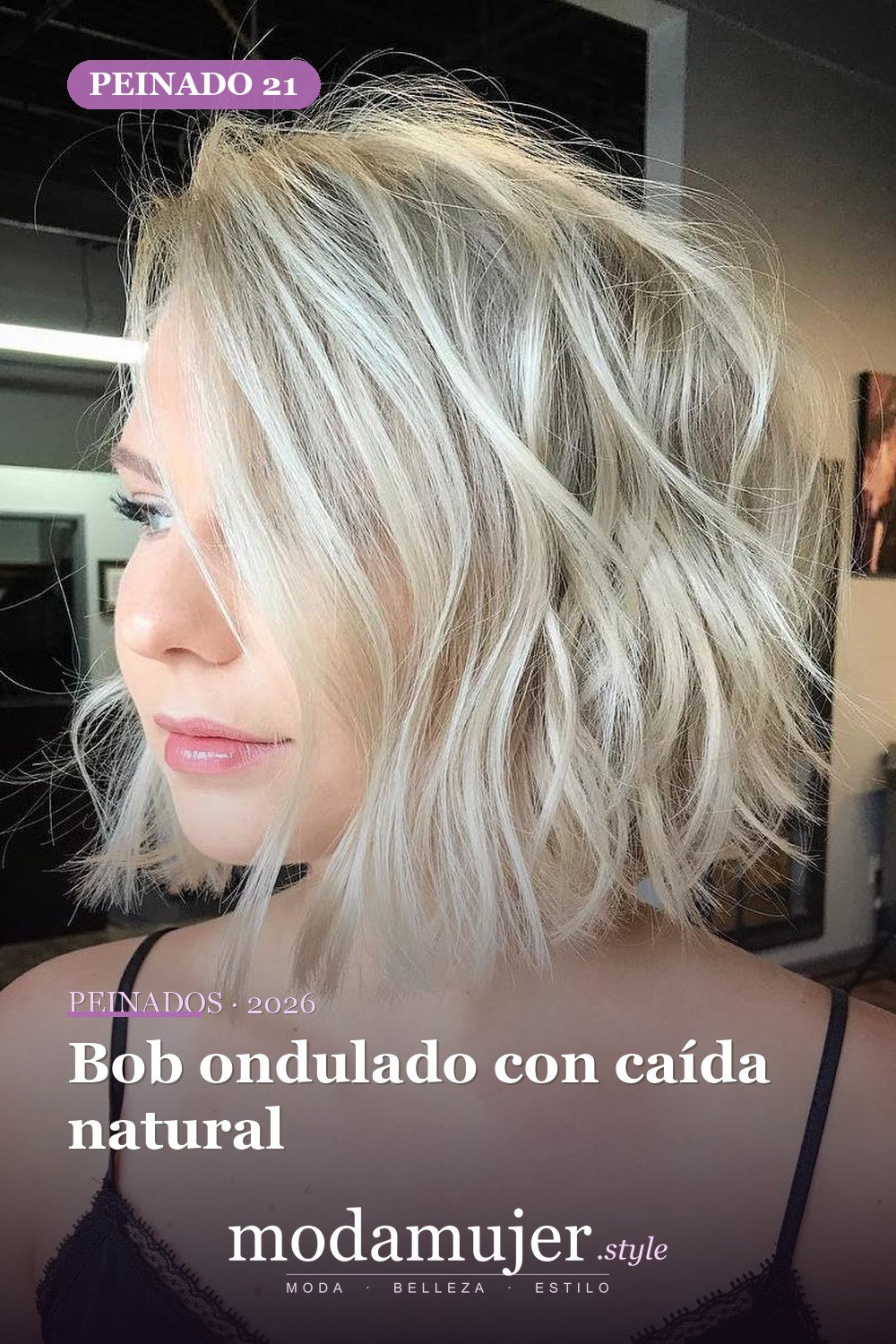 Bob ondulado con caída natural — 50 peinados cortos para caras redondas con efecto adelgazante