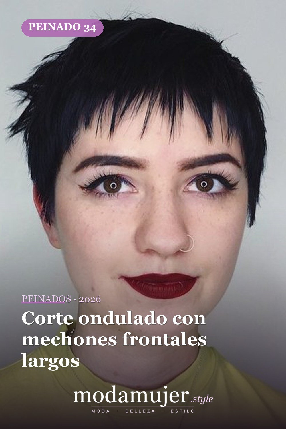 Corte ondulado con mechones frontales largos — 50 peinados cortos para caras redondas con efecto adelgazante