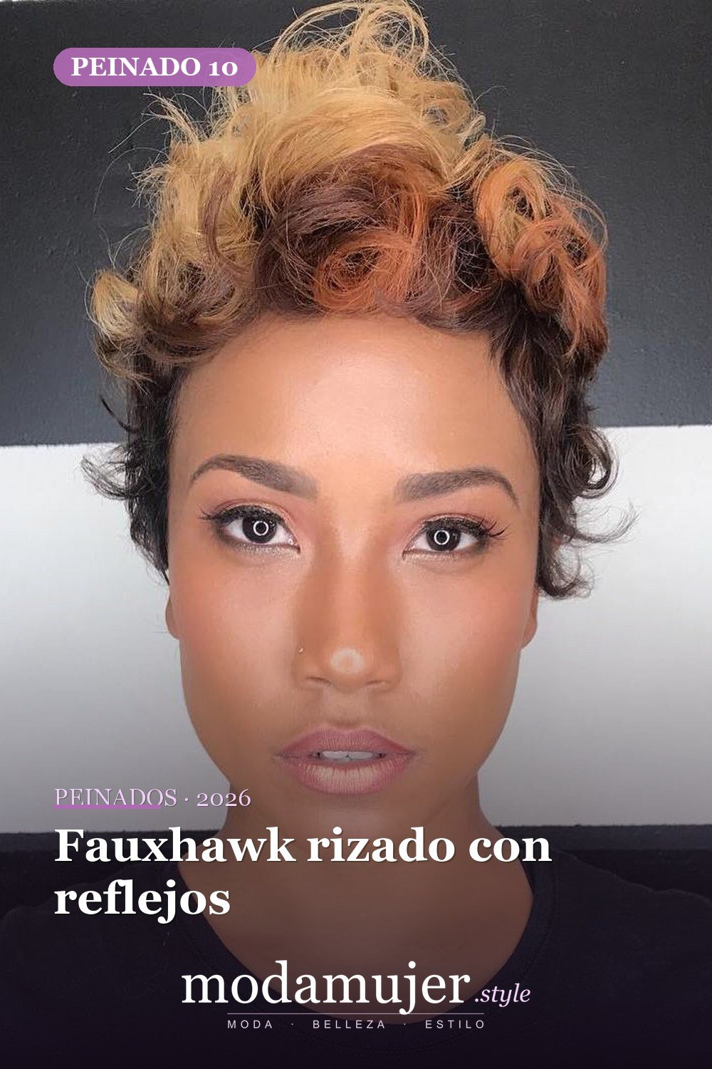Fauxhawk rizado con reflejos — 50 peinados cortos para mujeres negras que roban todas las miradas