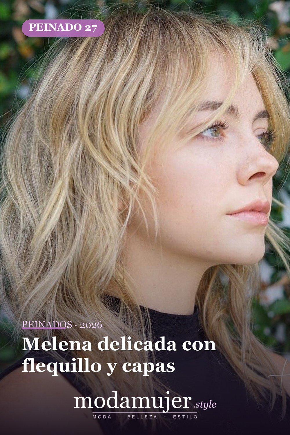 Melena delicada con flequillo y capas — 50 peinados de longitud media sin falla para cabello fino