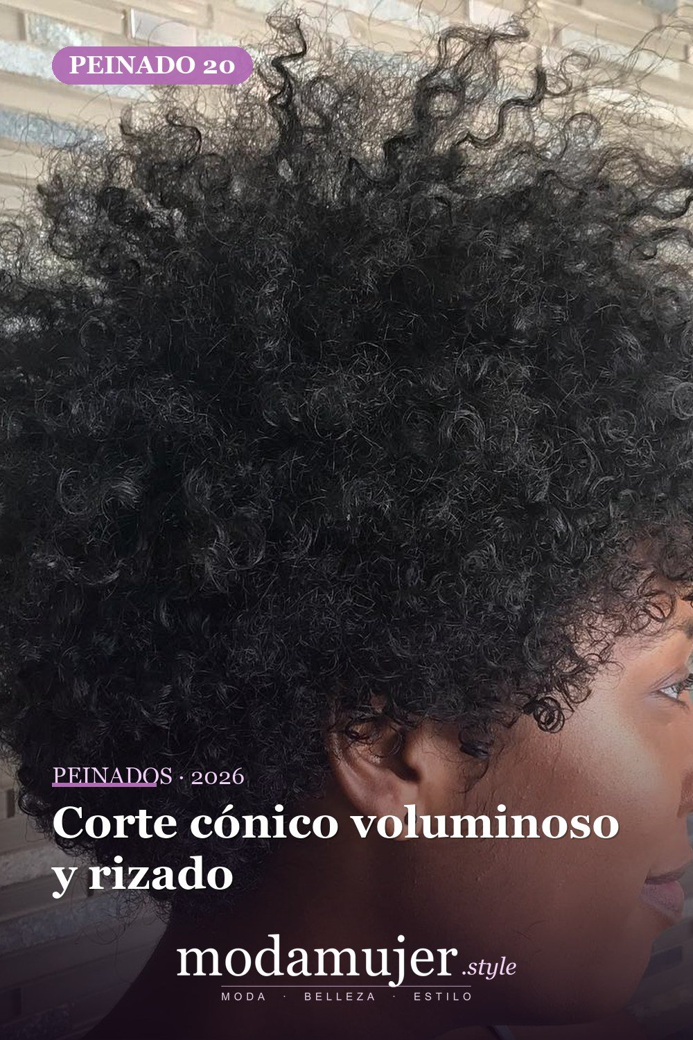 Corte cónico voluminoso y rizado — 50 peinados impresionantes para cabello natural corto