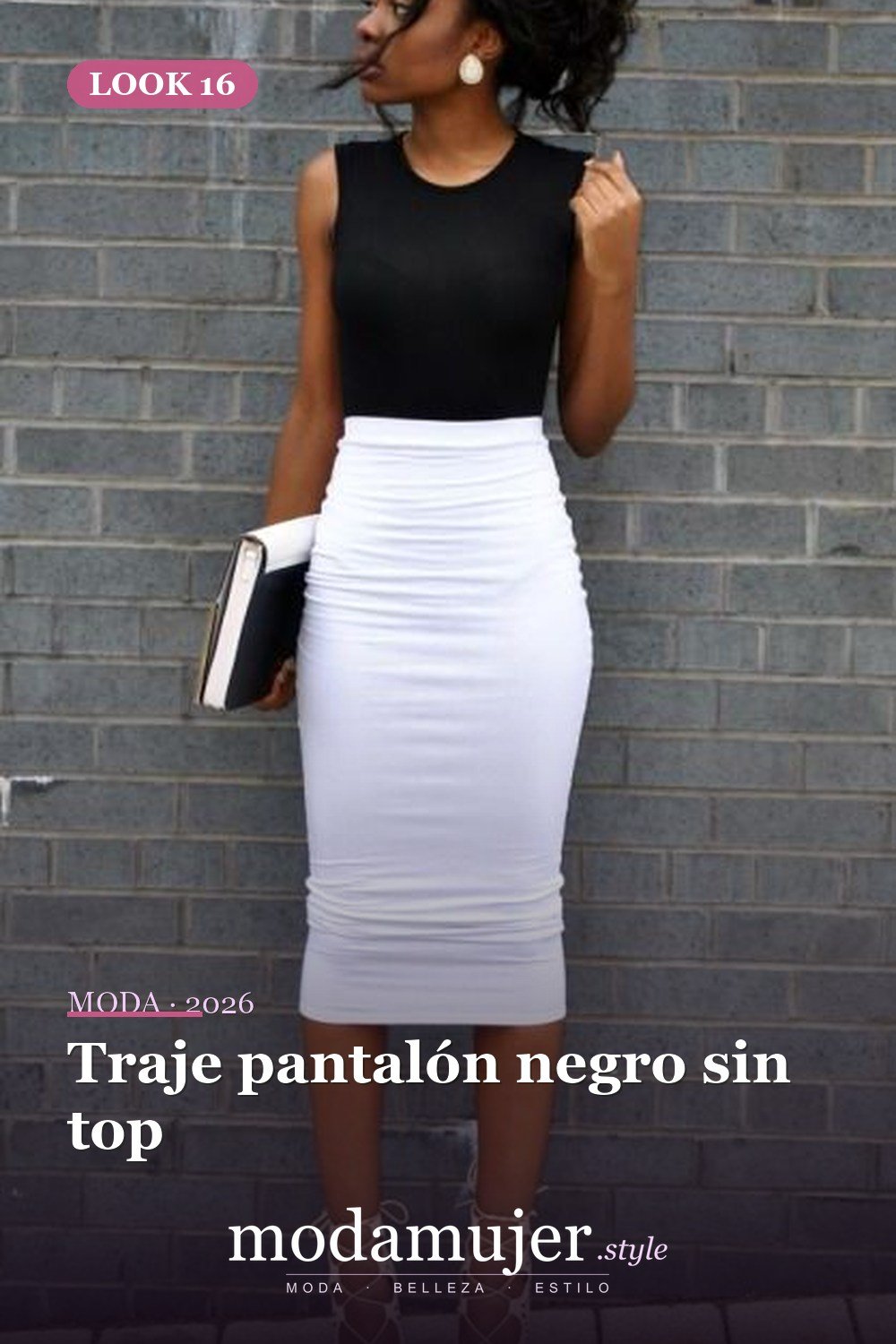 Traje pantalón negro sin top — 52 trajes muy sexys para el trabajo