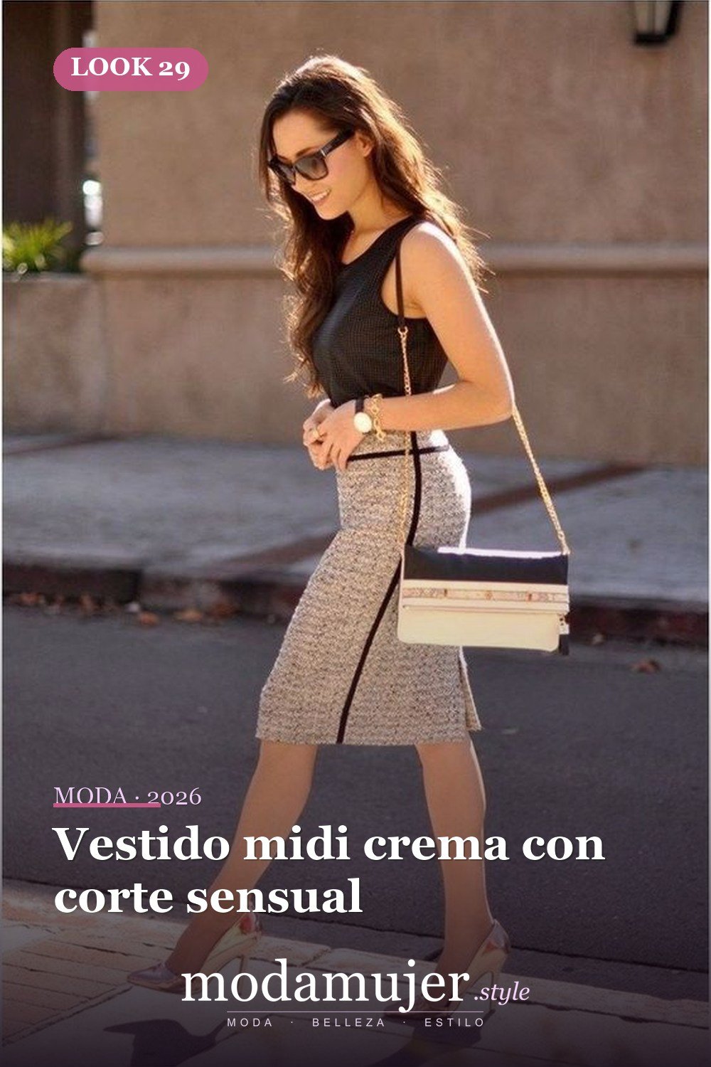 Vestido midi crema con corte sensual — 52 trajes muy sexys para el trabajo