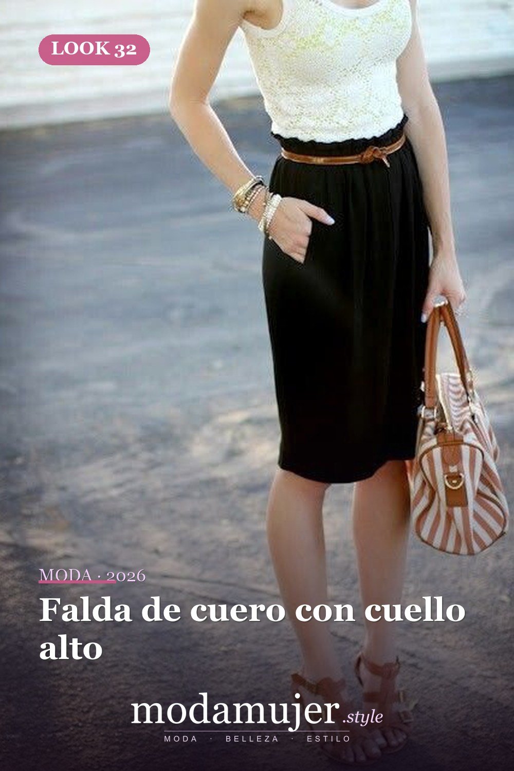 Falda de cuero con cuello alto — 52 trajes muy sexys para el trabajo