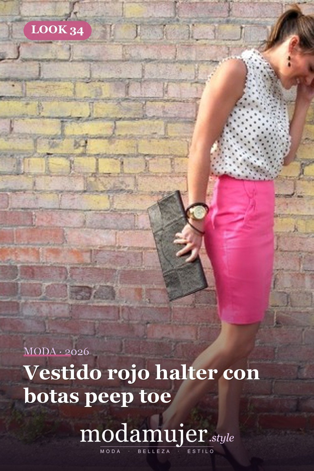Vestido rojo halter con botas peep toe — 52 trajes muy sexys para el trabajo