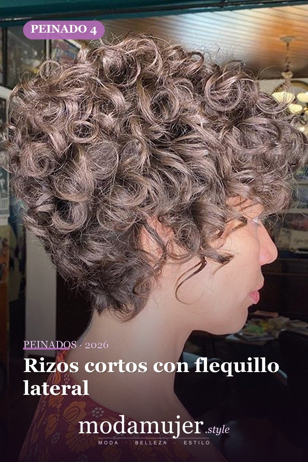 Rizos cortos con flequillo lateral — 53 opciones de peinados rizos cortos