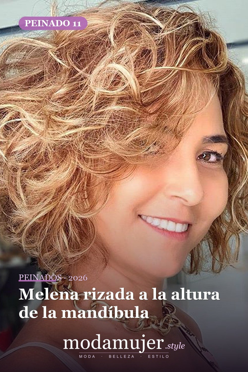 Melena rizada a la altura de la mandíbula — 53 opciones de peinados rizos cortos
