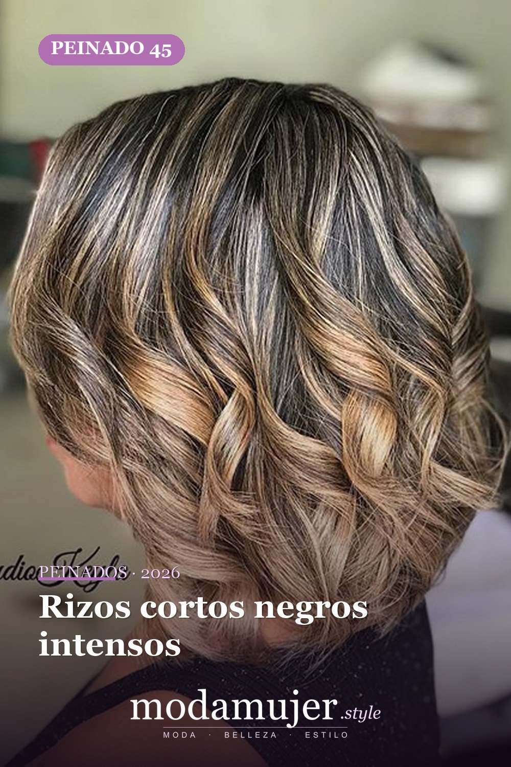 Rizos cortos negros intensos — 53 opciones de peinados rizos cortos