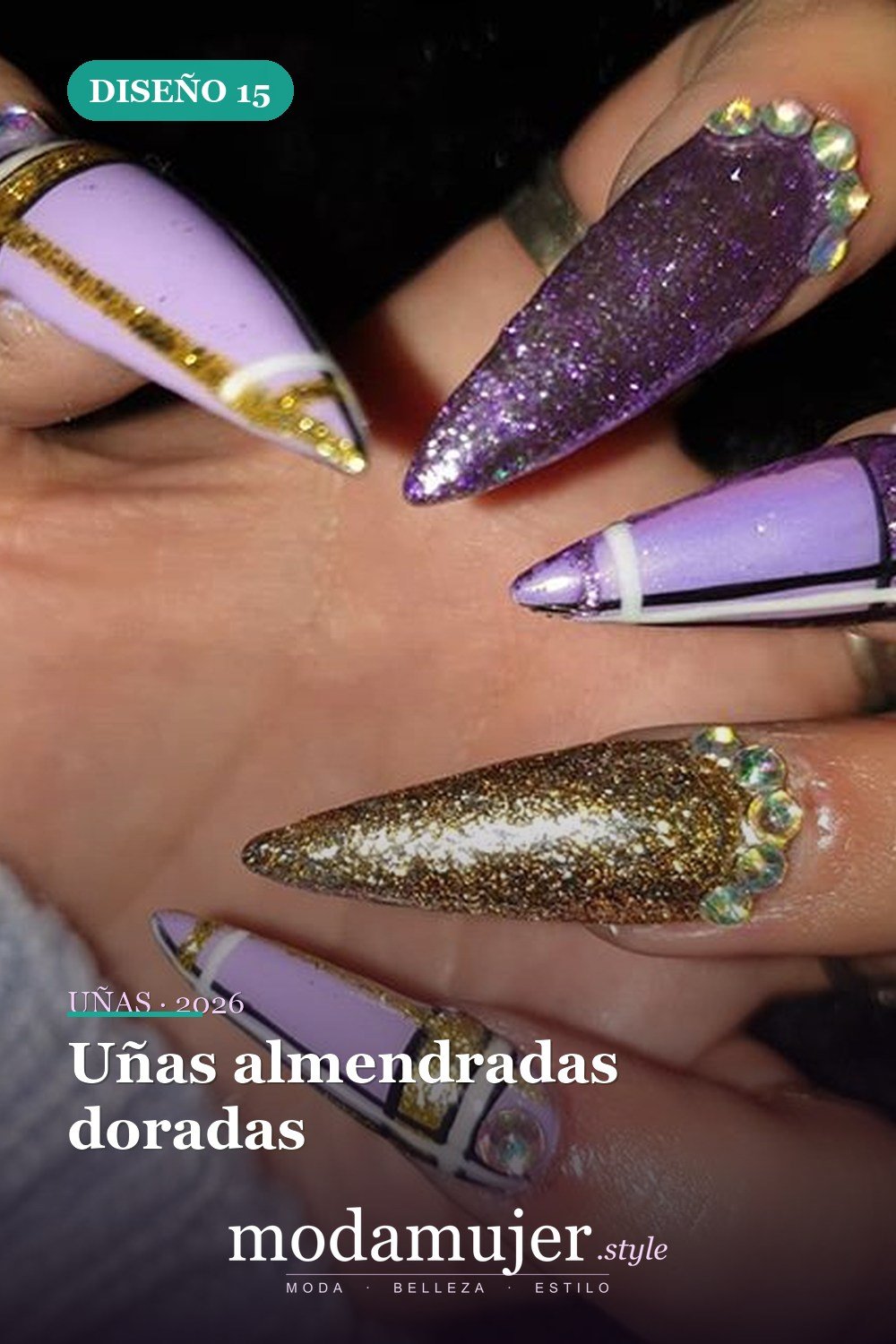 Uñas almendradas doradas — 54 Diseños de uñas doradas para tu próxima visita al salón