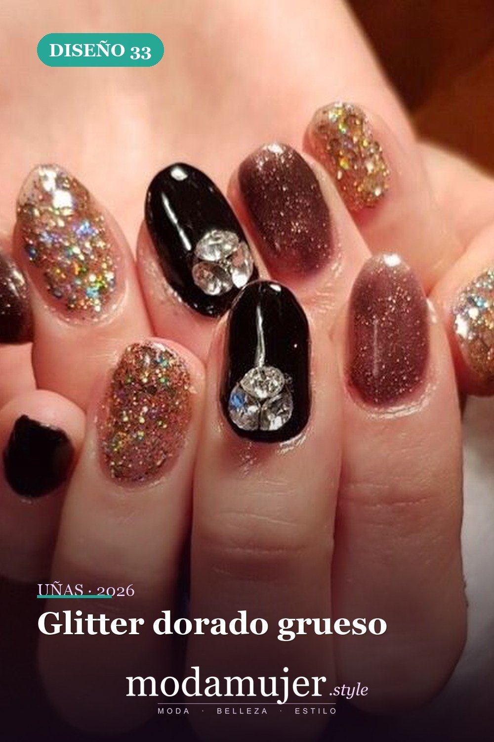 Glitter dorado grueso — 54 Diseños de uñas doradas para tu próxima visita al salón